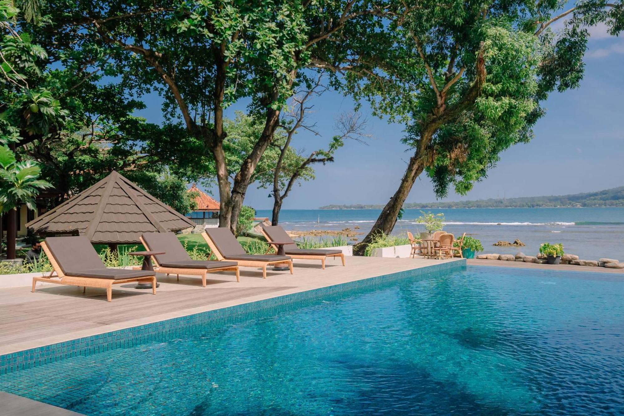 Mutiara Carita Cottages Exterior photo