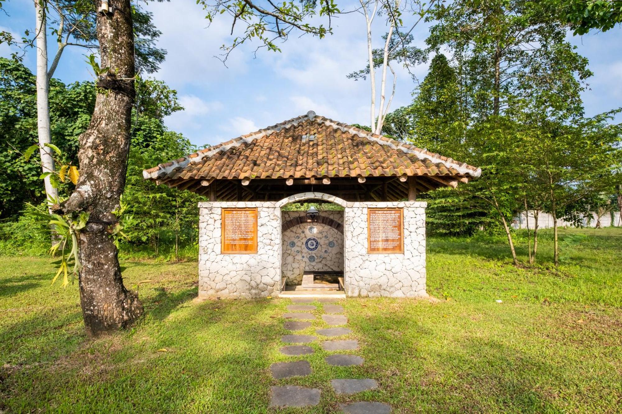 Mutiara Carita Cottages Exterior photo