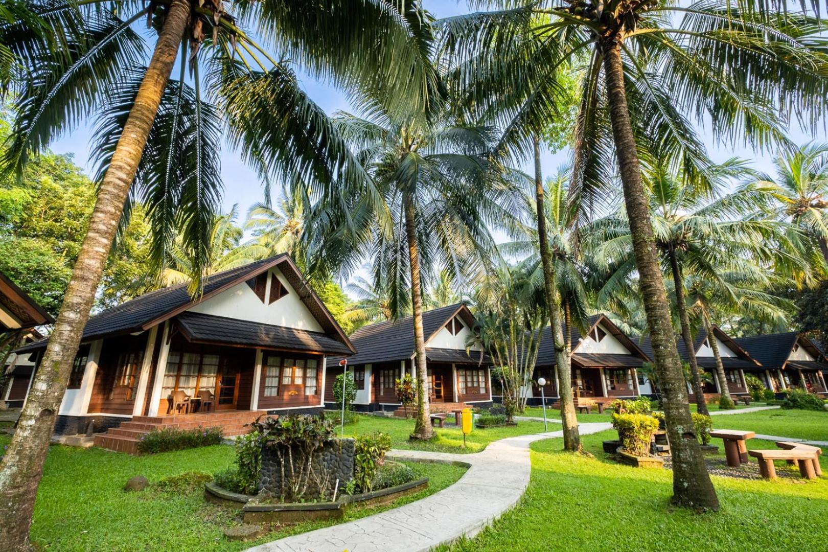 Mutiara Carita Cottages Exterior photo